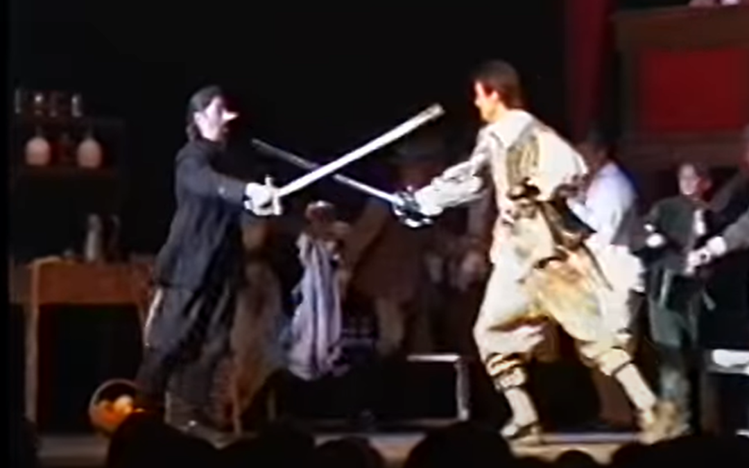 VIDEO: Cyrano de Bergerac VS Vicomte de Valvert!